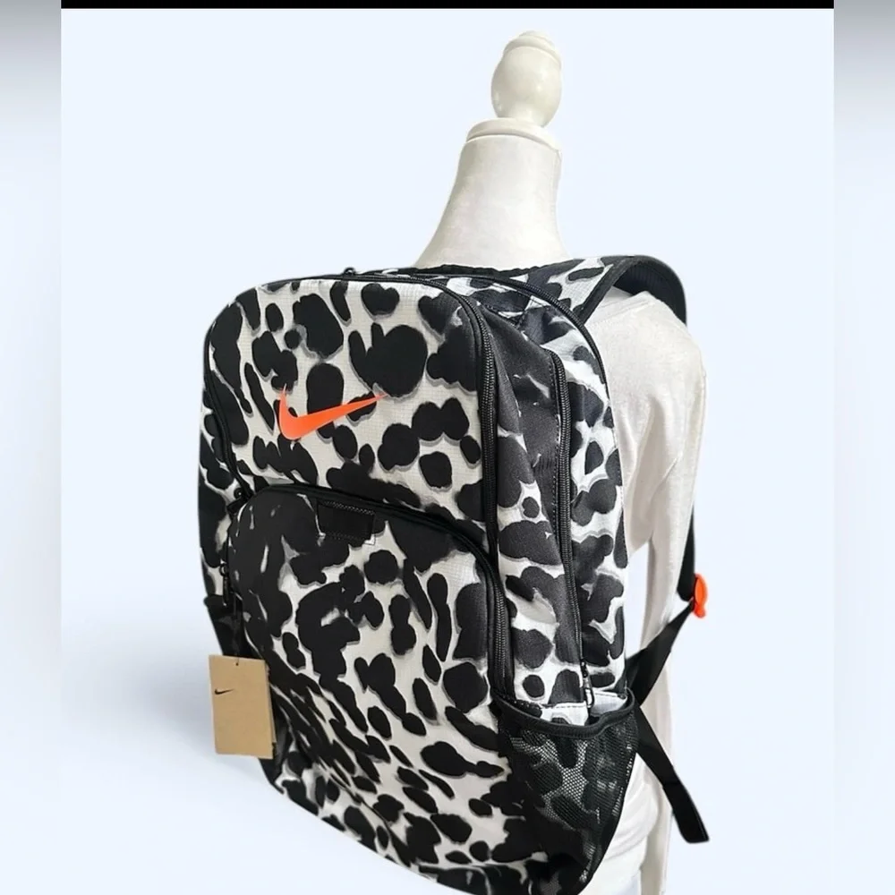 nike brasilia backpack orange 9.5 Training Gym Sack 18L comfortable fit External Nike Utility Speed Backpack with